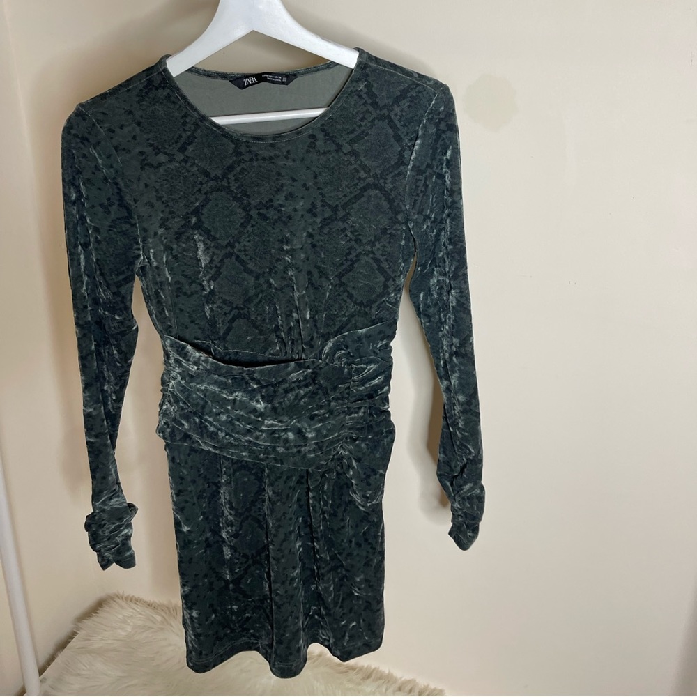 Zara Dress Size S Velvet Mini Fitted Cocktail Corporate Career